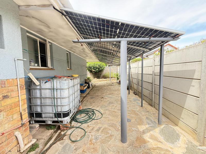 3 Bedroom Property for Sale in Bergzicht Western Cape